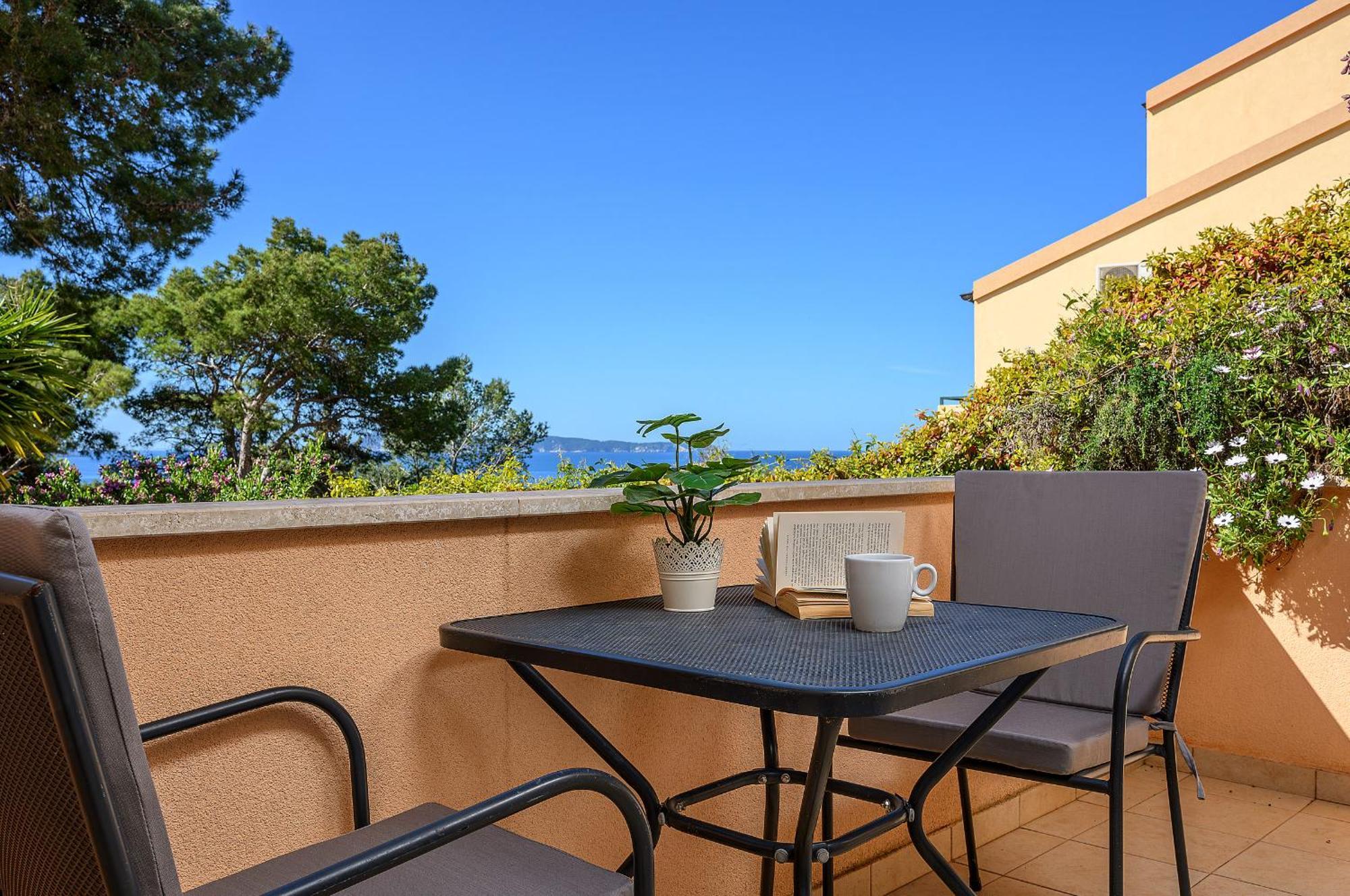 Apartment Mare Komiza Exterior photo